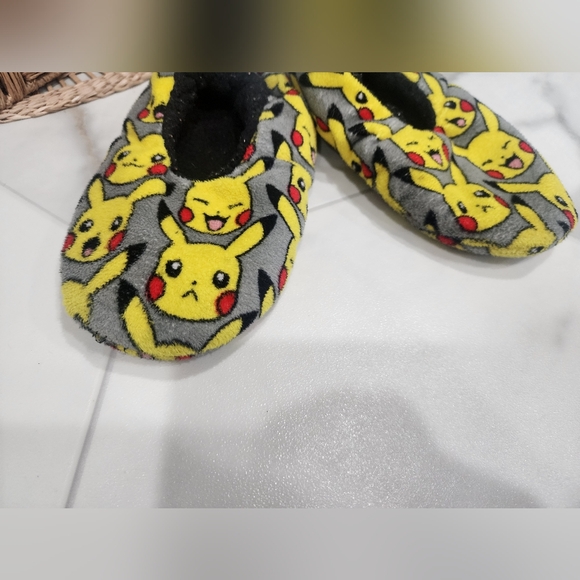 Pokemon Pikachu Slippers Yellow and Gray - Picture 2 of 10